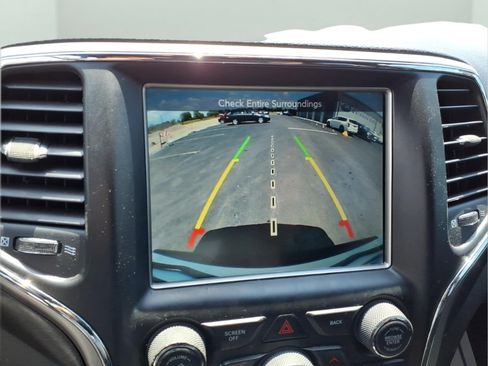 Used 2017 Jeep Grand Cherokee Altitude AWD/4WD image 10