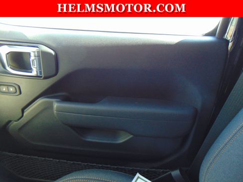 New 2025 Jeep Gladiator Sport image 31