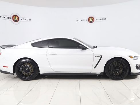Used 2018 Ford Mustang Shelby GT350 w/ Convenience Package image 2