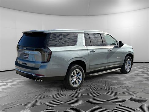 New 2025 Chevrolet Suburban Premier image 3