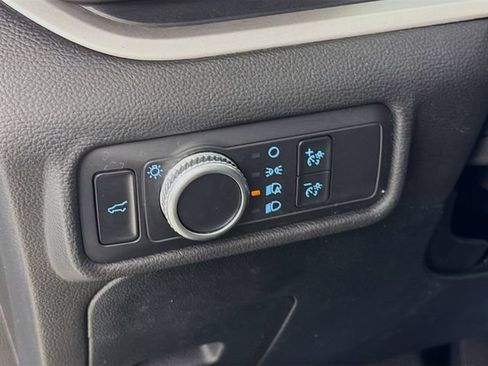 Used 2021 Ford Explorer XLT RWD image 12