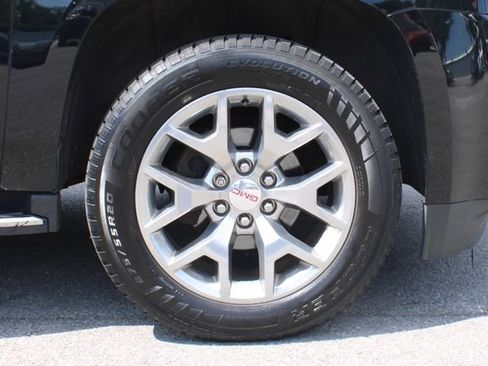 Used 2019 GMC Yukon SLT w/ Open Road Package AWD/4WD image 38