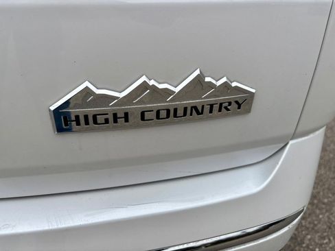 Used 2019 Chevrolet Traverse High Country image 38