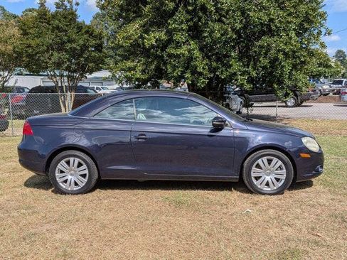 Used 2010 Volkswagen Eos Komfort FWD image 2