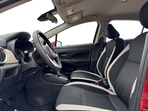 Used 2021 Nissan Versa SV FWD image 10