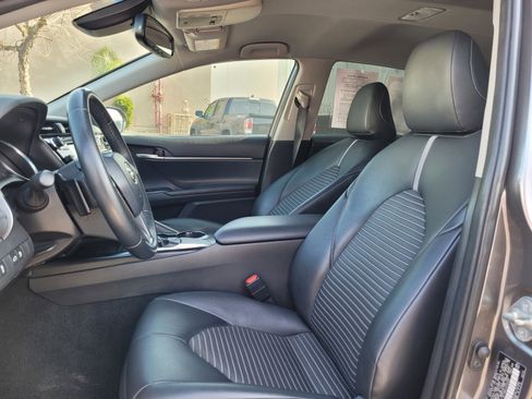 Used 2018 Toyota Camry LE image 10