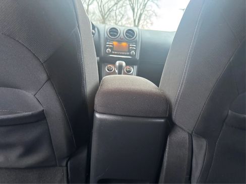 Used 2012 Nissan Rogue SV image 19