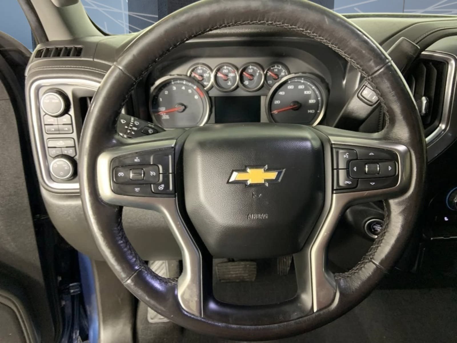 Used 2021 Chevrolet Silverado 1500 LT AWD/4WD image 28