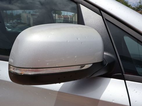 Used 2016 Kia Sedona L FWD image 10