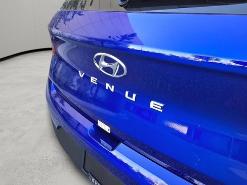 Used 2025 Hyundai Venue SEL FWD image 29