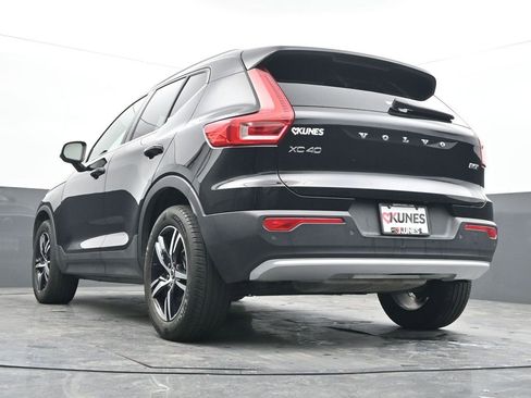 Used 2025 Volvo XC40 B5 Core AWD/4WD image 28
