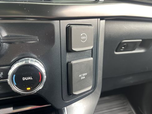 Used 2022 Ford F150 Lariat w/ Equipment Group 502A High AWD/4WD image 32