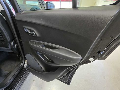 Used 2016 Chevrolet Trax LTZ w/ Midnight Edition AWD/4WD image 27