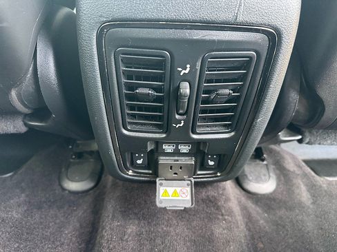 Used 2018 Jeep Grand Cherokee High Altitude AWD/4WD image 24