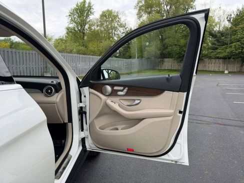 Certified 2021 Mercedes-Benz GLC 300 4MATIC image 25