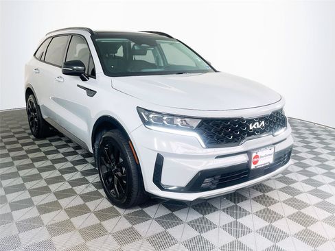 Used 2023 Kia Sorento SX AWD/4WD image 1
