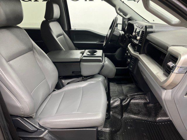 Used 2024 Ford F550 4x4 Crew Cab Super Duty image 24