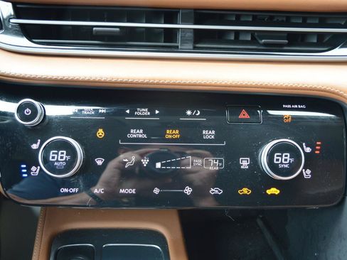 Used 2023 INFINITI QX60 Sensory w/ Cargo Package AWD/4WD image 30