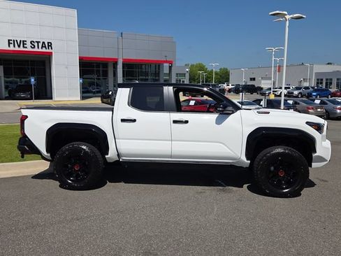 Used 2025 Toyota Tacoma TRD Pro AWD/4WD image 13