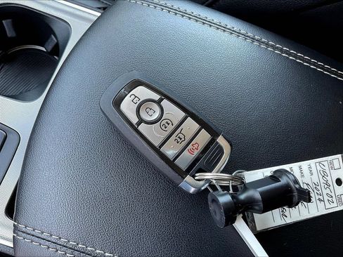 Used 2024 Ford Edge Titanium AWD/4WD image 35