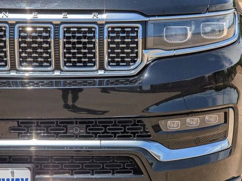 Used 2023 Jeep Grand Wagoneer Series II AWD/4WD image 9