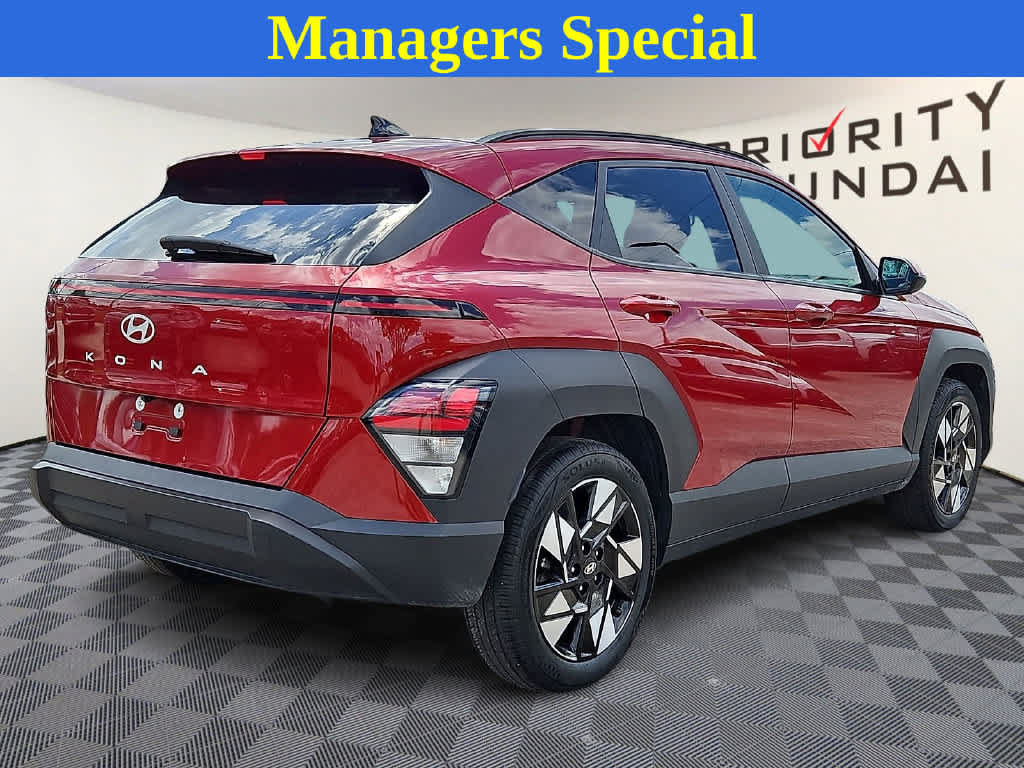 Used 2025 Hyundai Kona SEL FWD image 4