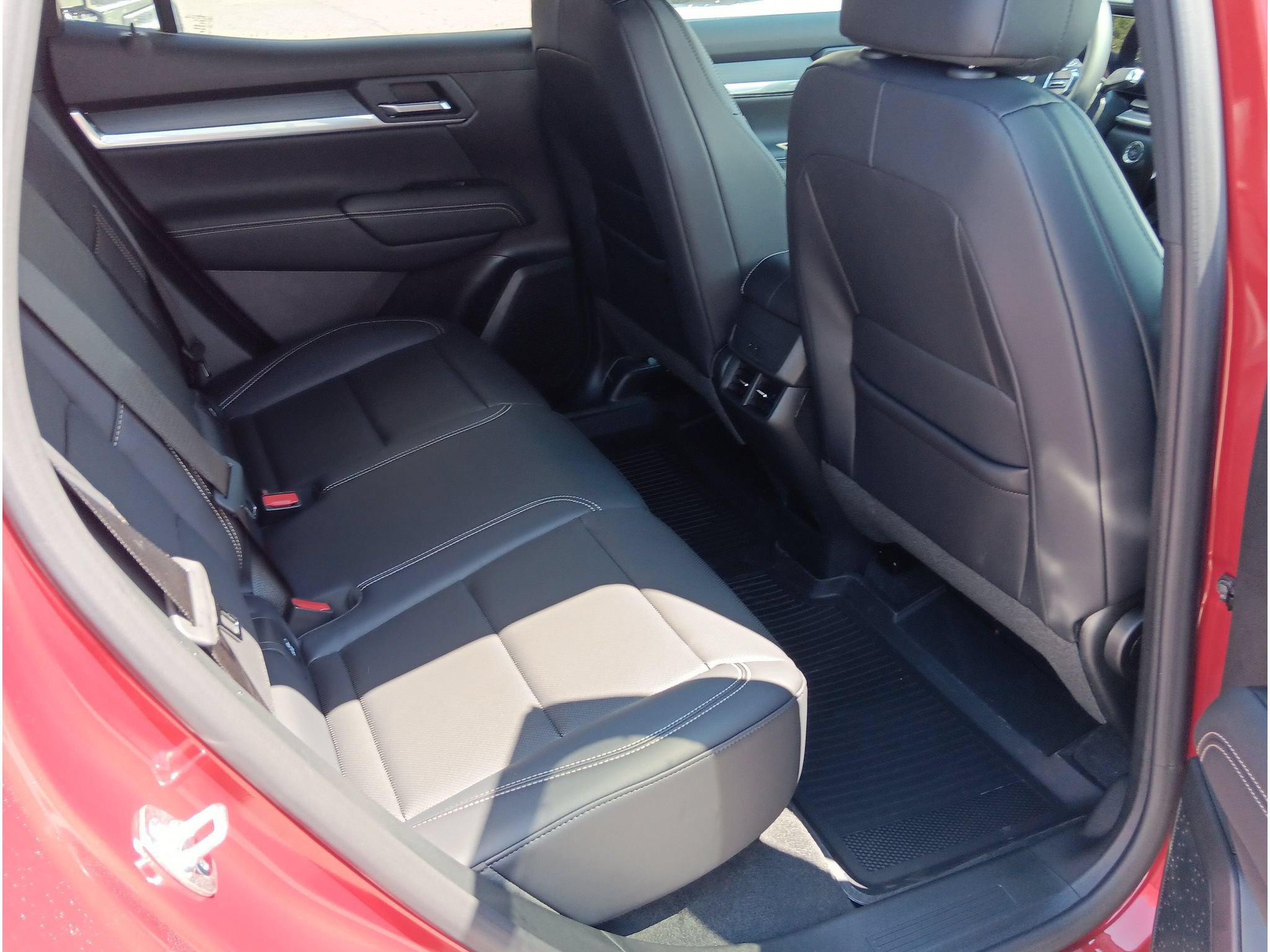 New 2027 GMC Terrain Elevation w/ Elevation Premium Package FWD image 16