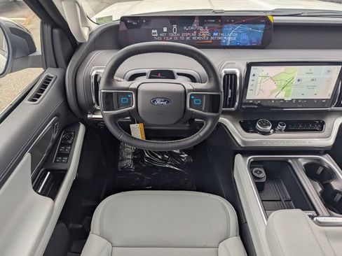 New 2026 Ford Expedition Max Platinum w/ Driver's Package image 16