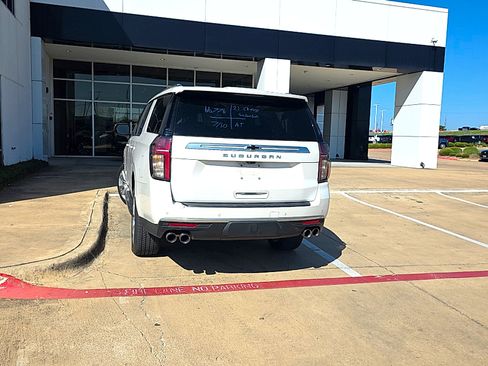 Used 2021 Chevrolet Suburban High Country RWD image 15