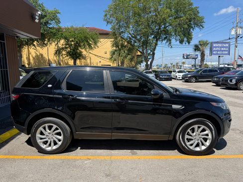 Used 2017 Land Rover Discovery Sport HSE AWD/4WD image 4