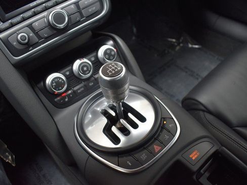 Used 2009 Audi R8 V8 w/ Premium Pkg AWD/4WD image 22