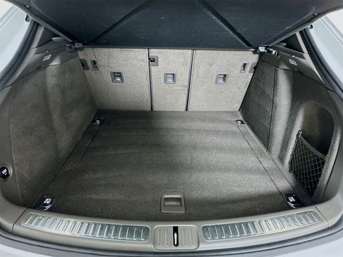 Used 2021 Porsche Macan image 28