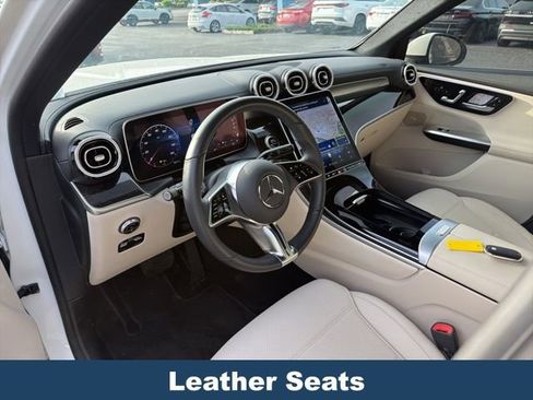 Used 2025 Mercedes-Benz GLC 350e 4MATIC image 4