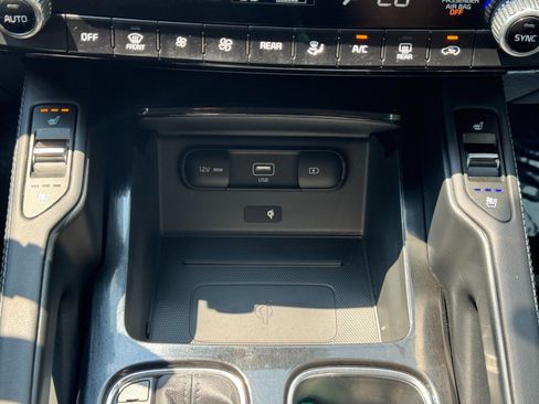 Used 2020 Kia Telluride EX w/ EX Premium Package FWD image 27