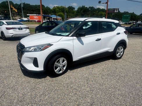 Used 2024 Nissan Kicks S FWD image 8