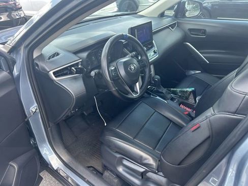 Used 2024 Toyota Corolla Cross LE FWD image 11