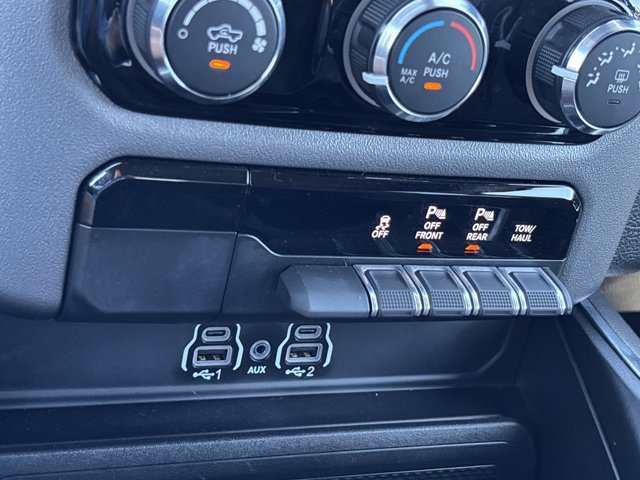 Used 2025 RAM 1500 Big Horn AWD/4WD image 32