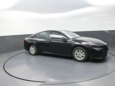 Used 2025 Toyota Camry LE image 22