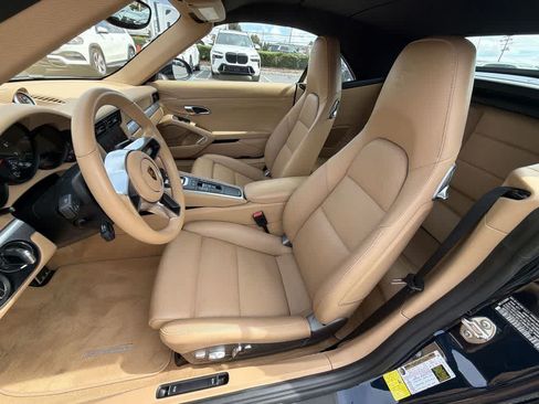 Used 2017 Porsche 911 Carrera RWD image 19