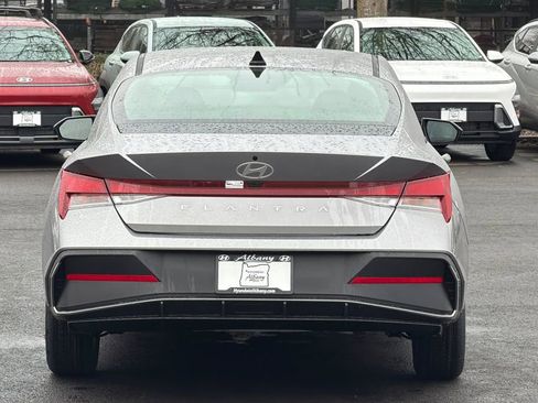 New 2026 Hyundai Elantra SE image 6