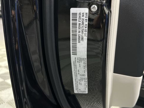 Used 2022 Chrysler Pacifica Touring-L w/ Uconnect Theater Family Group image 42