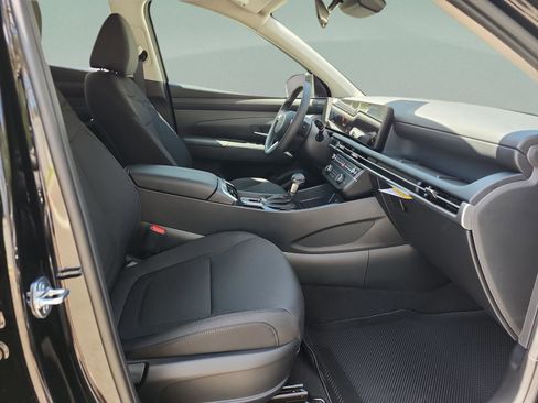 New 2026 Hyundai Tucson SE image 18