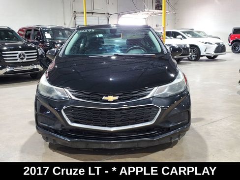 Used 2017 Chevrolet Cruze LT FWD image 2