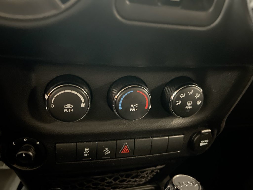 Used 2017 Jeep Wrangler Unlimited Sport w/ Quick Order Package 24S AWD/4WD image 15
