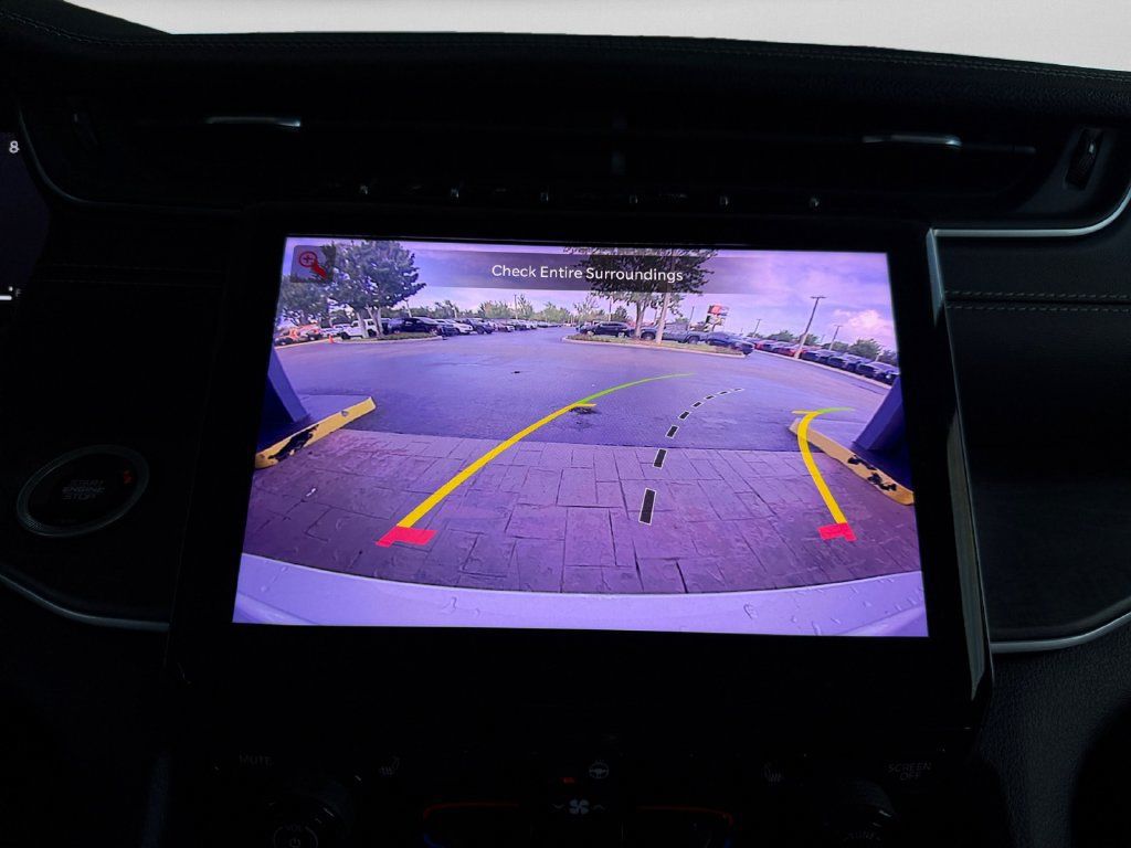 Used 2021 Jeep Grand Cherokee L Limited AWD/4WD image 16