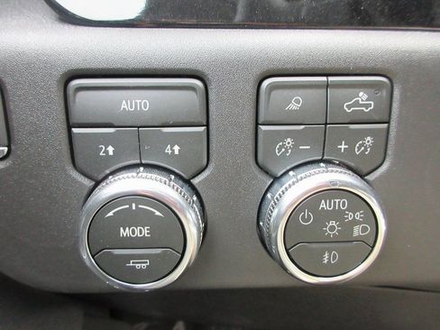 New 2026 GMC Sierra 1500 SLT w/ SLT Premium Plus Package image 17