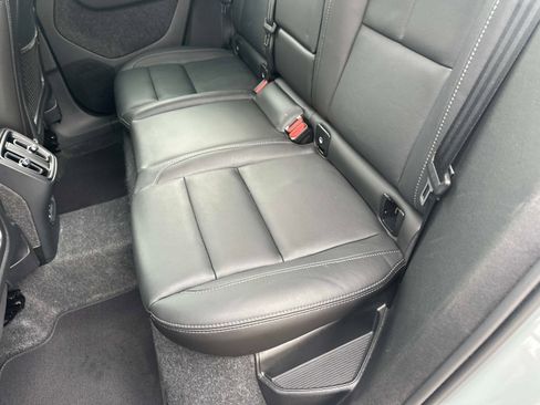 Certified 2025 Volvo XC40 B5 Core image 13