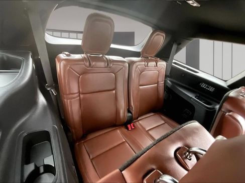 Used 2025 Lincoln Aviator Reserve w/ Equipment Group 201A AWD/4WD image 29
