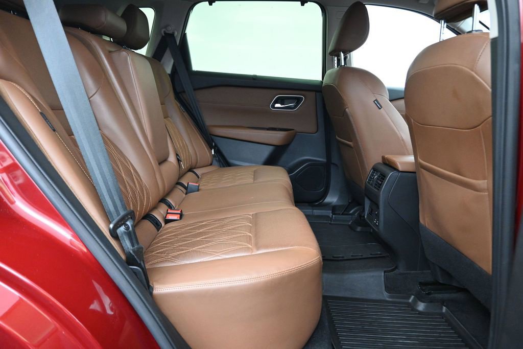 Used 2024 Nissan Rogue Platinum w/ Platinum Premium Package FWD image 23