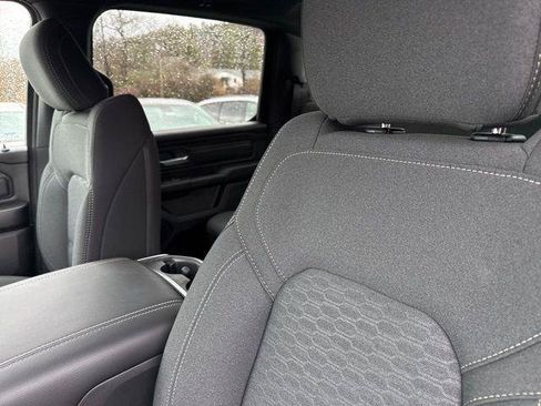 New 2026 RAM 1500 Express AWD/4WD image 17